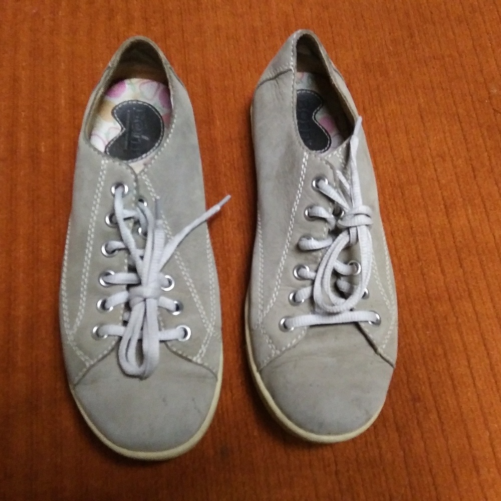 BORN shoes